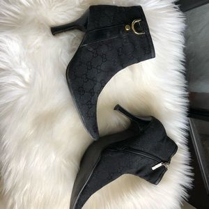 Gucci short heeled booties monogram black gold